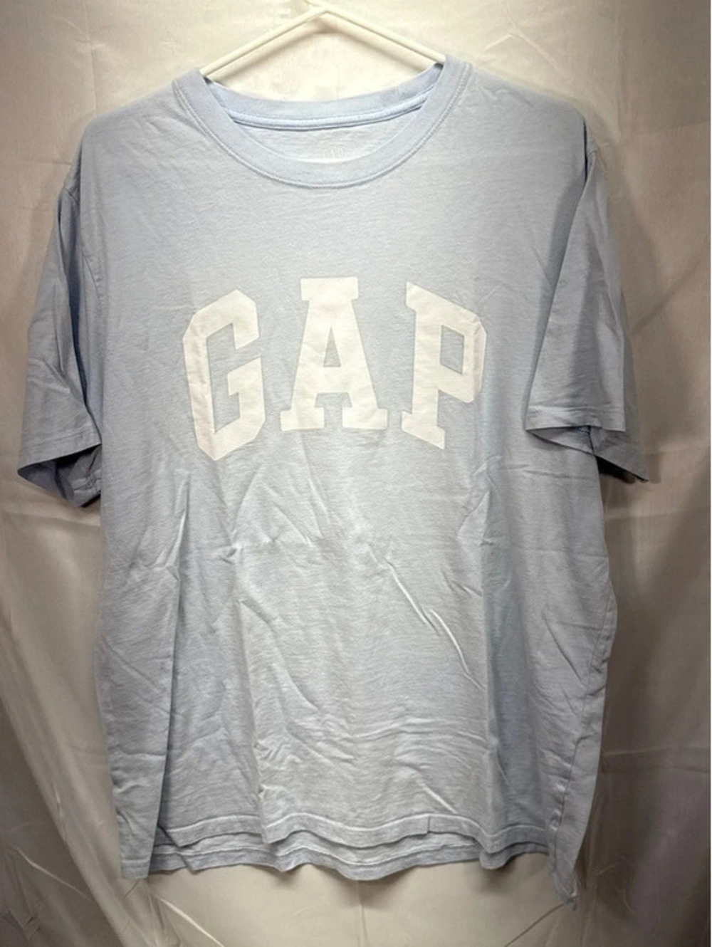 Gap tee shirt
